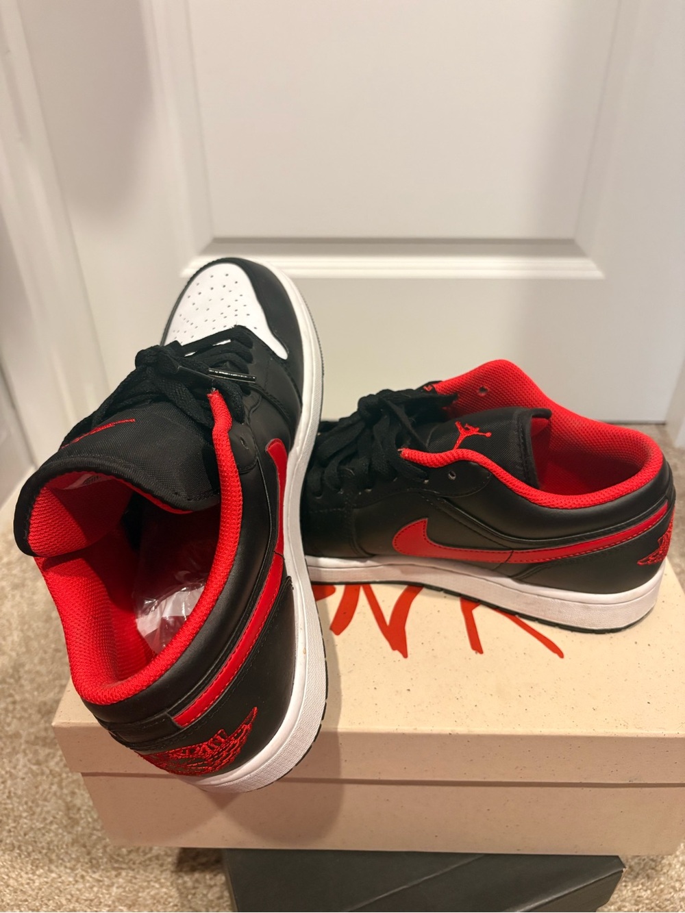 Men’s sz 10 Jordan 1s